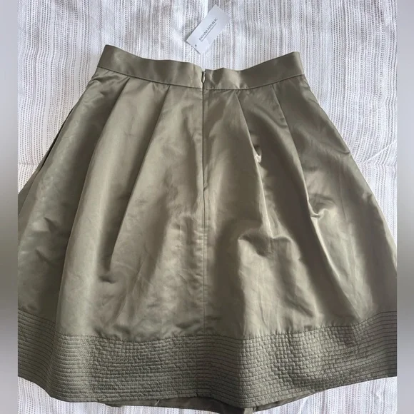 NWT BANANA REPUBLIC TAFFETA FIT-AND-FLARE SKIRT IN OLIVE GREEN - Picture 9 of 10